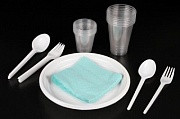Наборы пластиковой и одноразовой посуды
